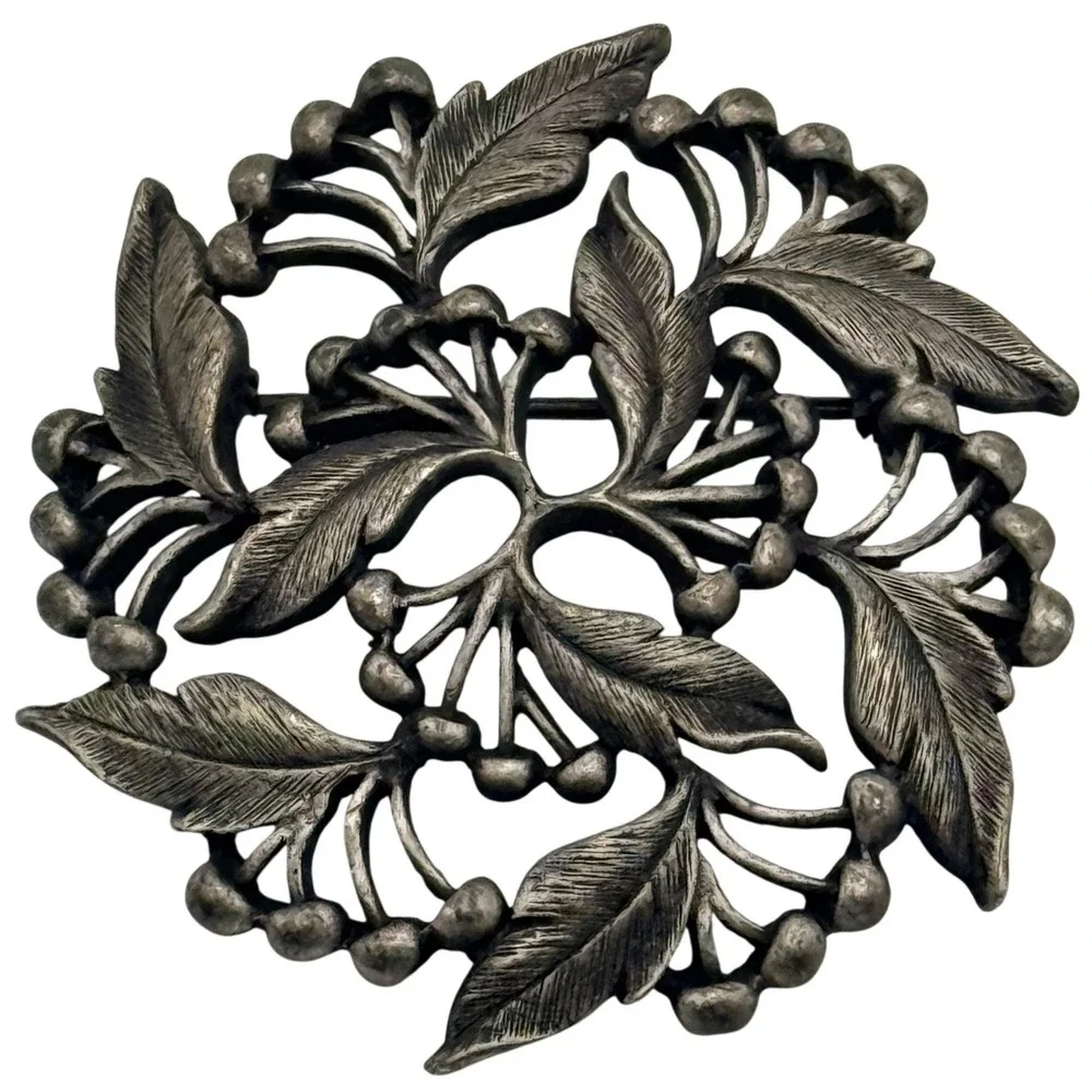 Vintage Botanical Berry Leaf Wreath Brooch Pin Antique Silver Tone Metal